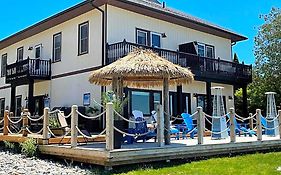 Paradise Inn On The Beach